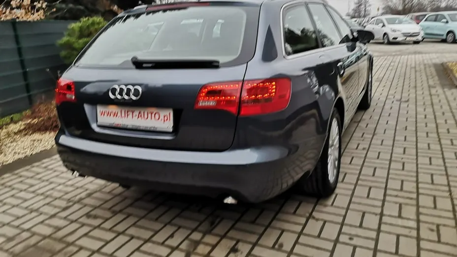 AUDI A6 -