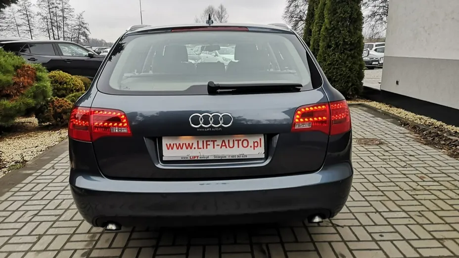 AUDI A6 -