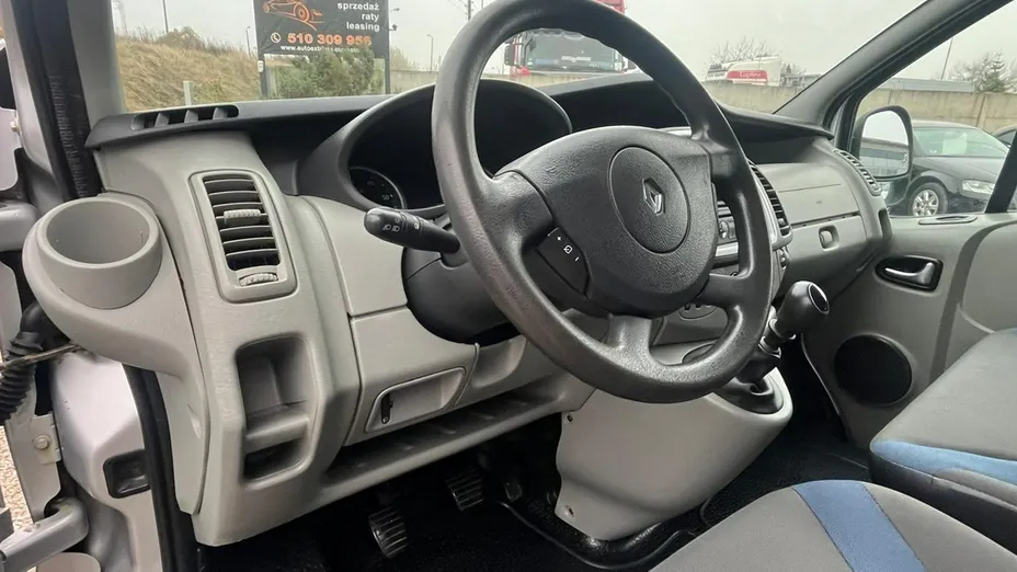 RENAULT Trafic -