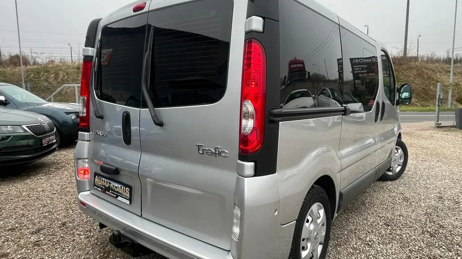 RENAULT Trafic -