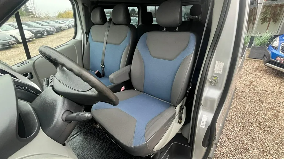 RENAULT Trafic -