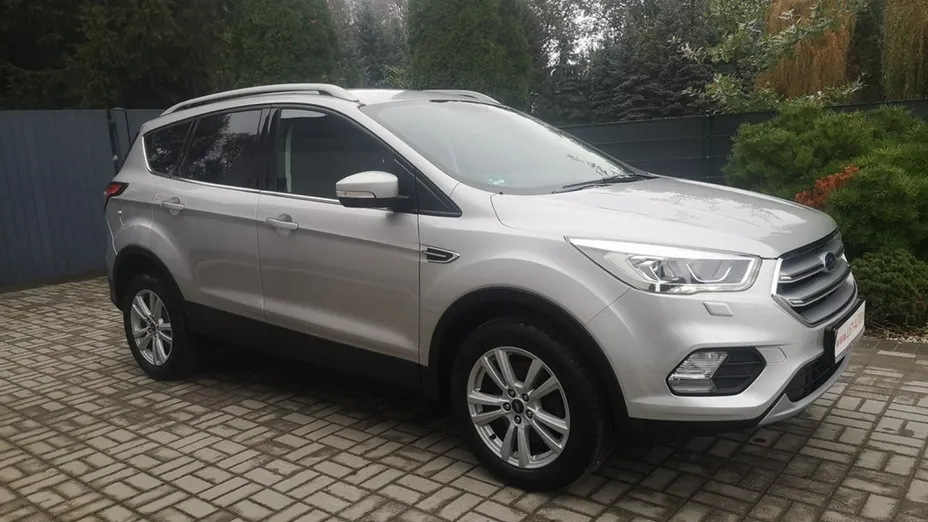 FORD Kuga -