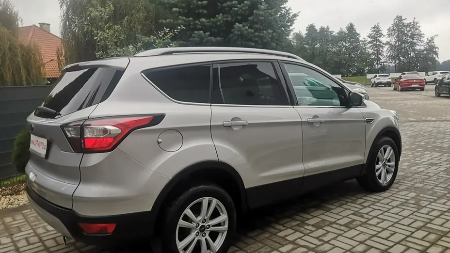 FORD Kuga -