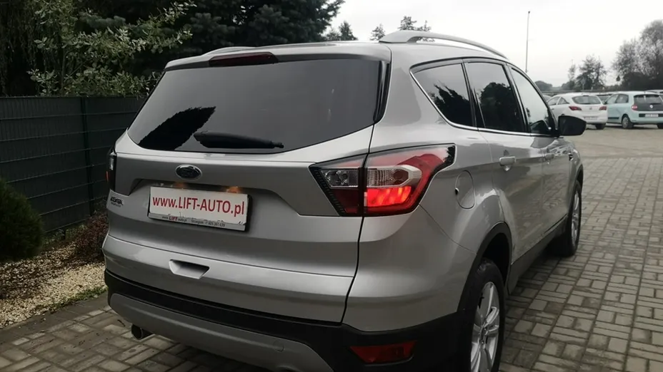 FORD Kuga -