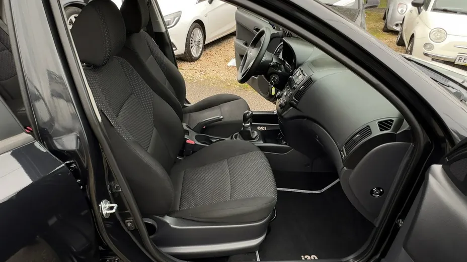 HYUNDAI i30 -
