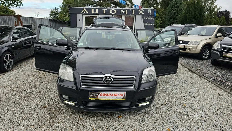TOYOTA Avensis -
