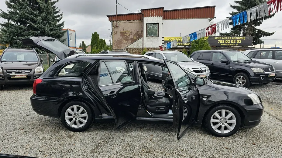 TOYOTA Avensis -