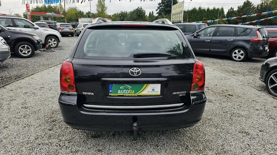 TOYOTA Avensis -