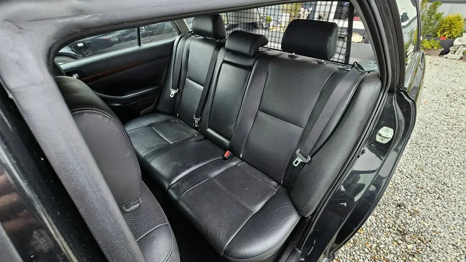 TOYOTA Avensis -