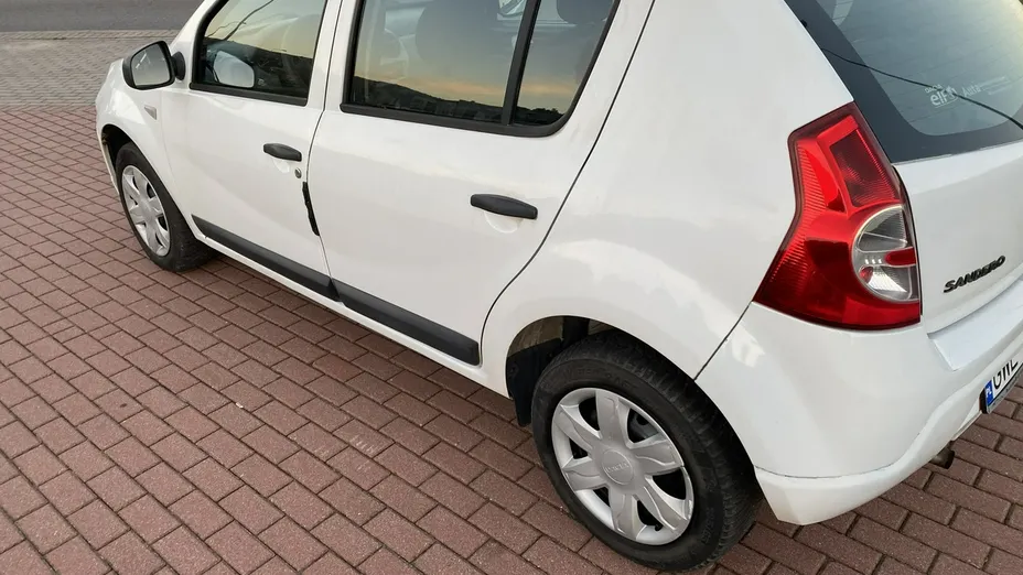 DACIA Sandero -