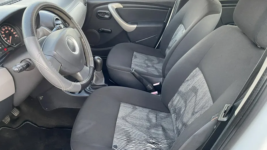 DACIA Sandero -
