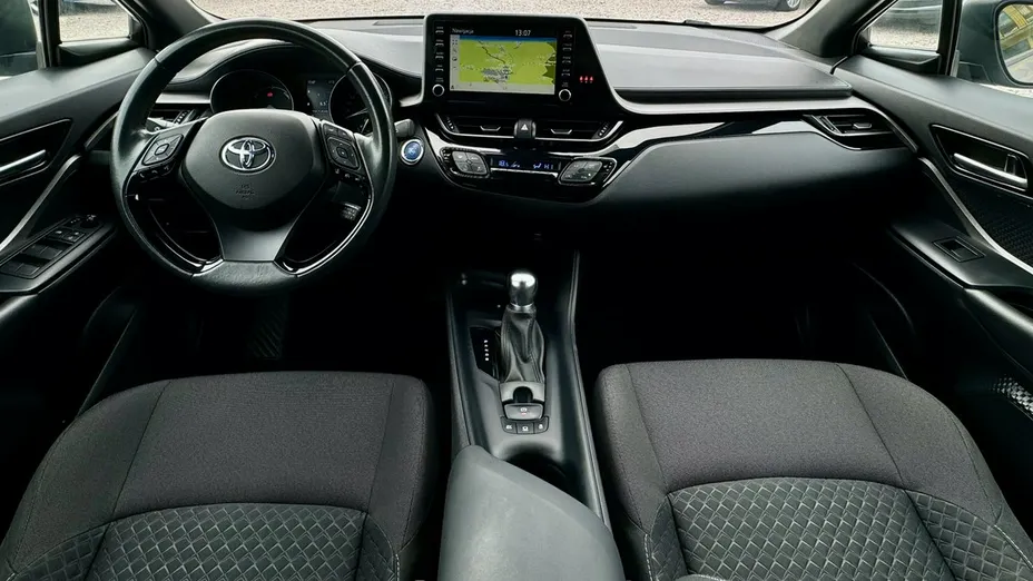TOYOTA C-HR -