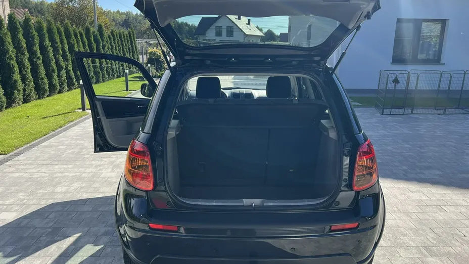 SUZUKI SX4 -