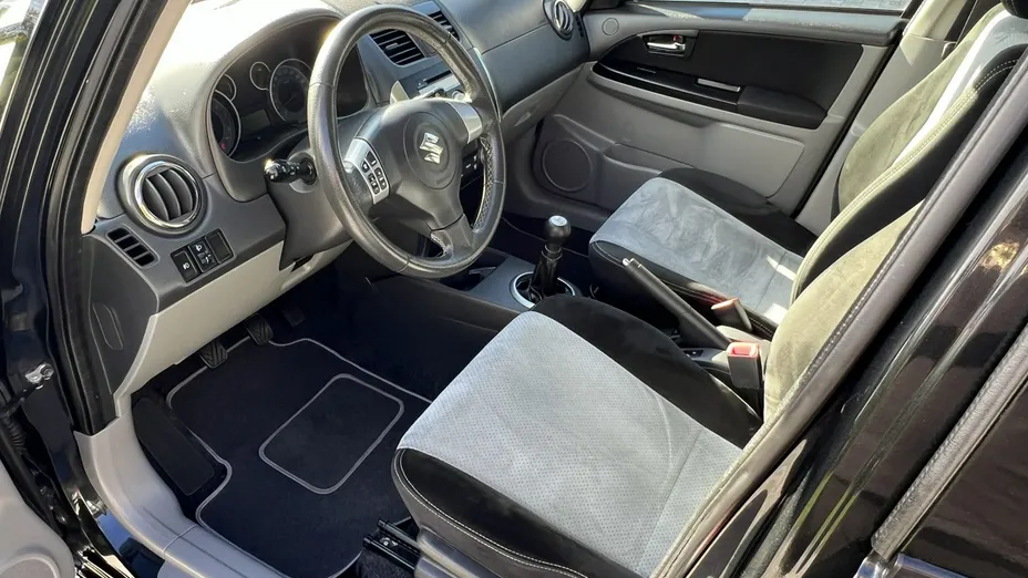 SUZUKI SX4 -