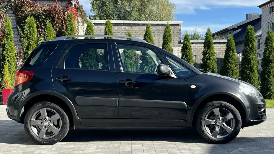 SUZUKI SX4 -