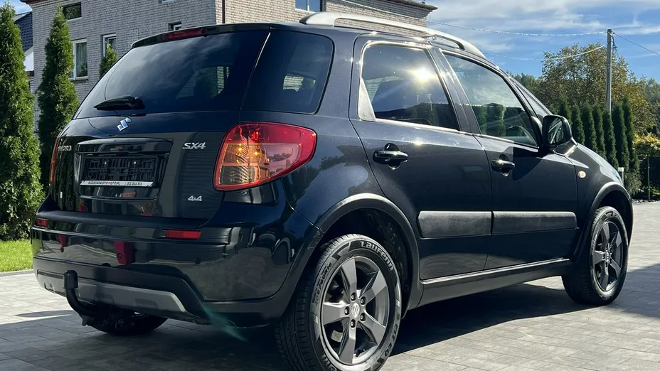 SUZUKI SX4 -