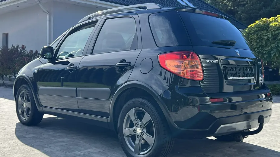 SUZUKI SX4 -