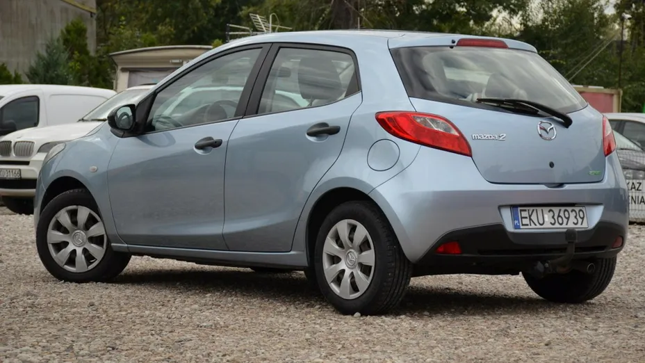 MAZDA 2 -