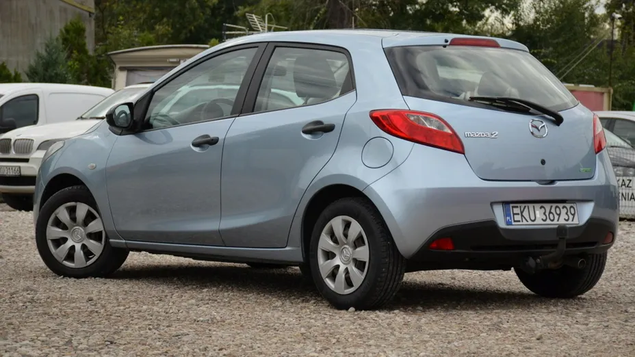 MAZDA 2 -