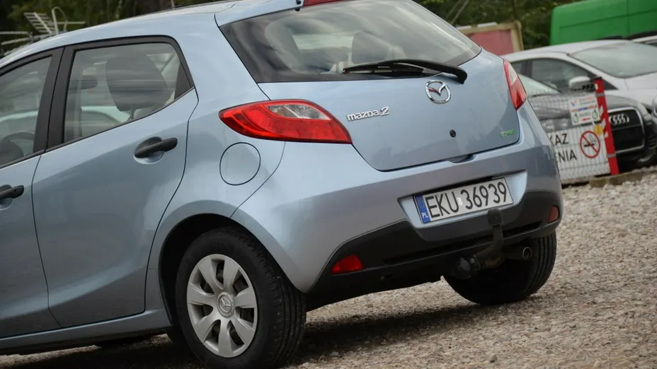 MAZDA 2 -