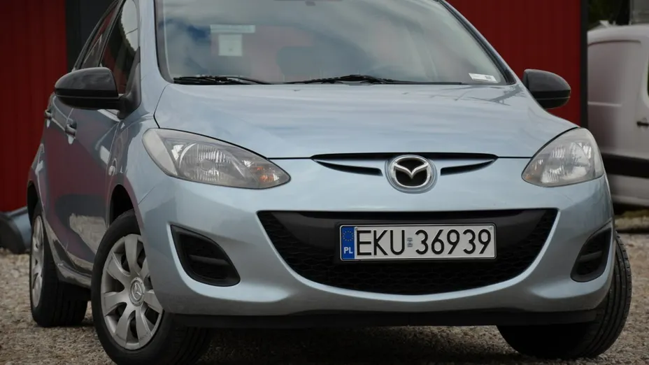 MAZDA 2 -