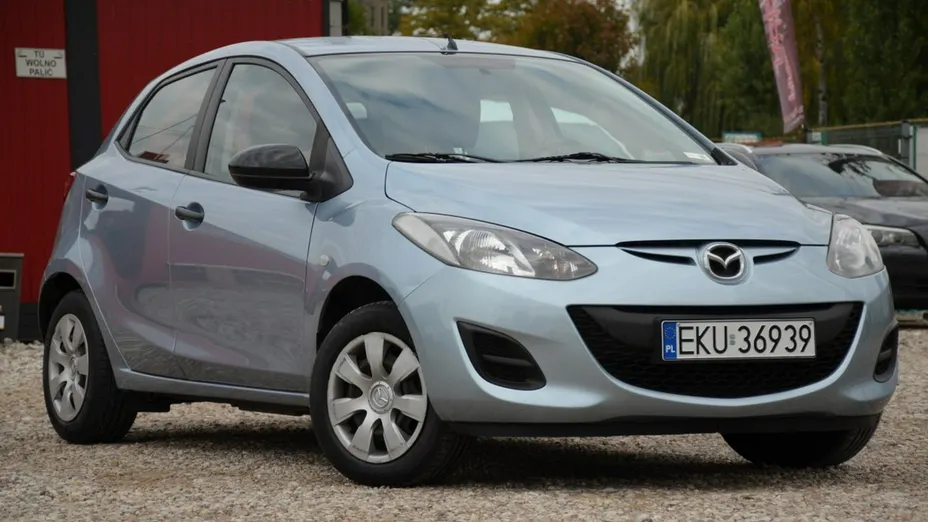 MAZDA 2 -