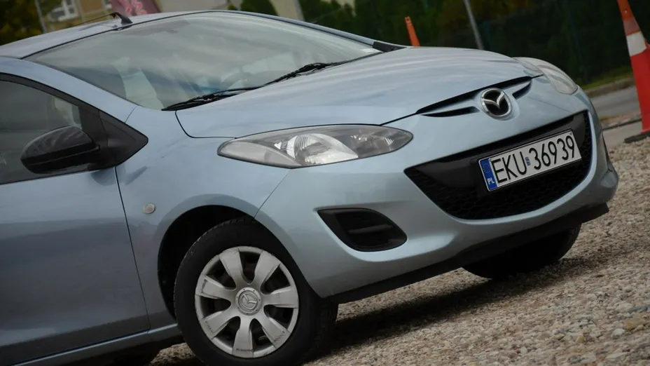 MAZDA 2 -