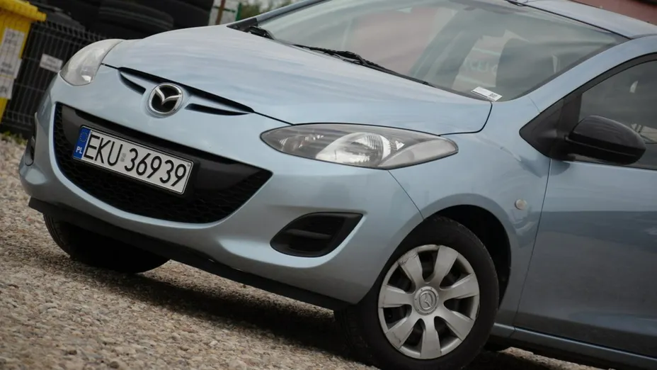 MAZDA 2 -