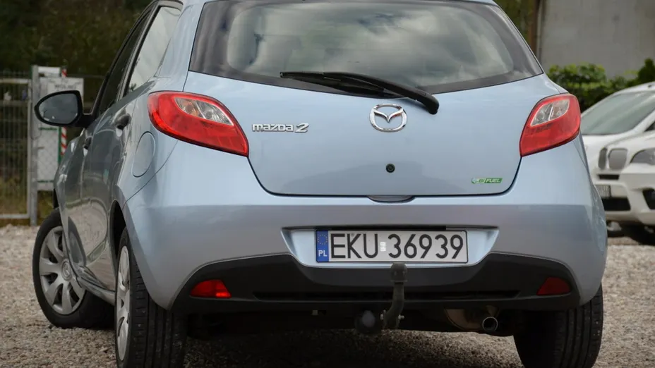 MAZDA 2 -