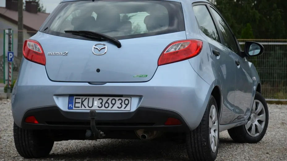 MAZDA 2 -