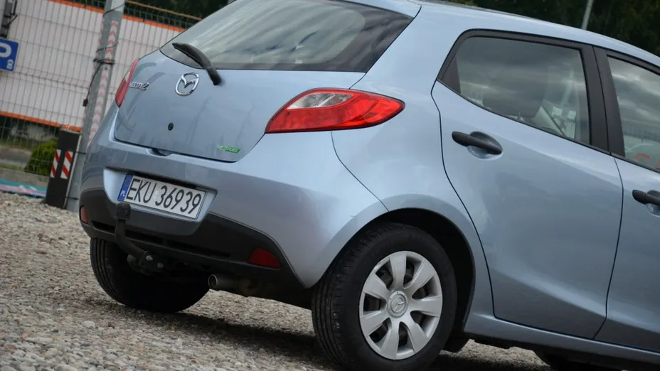 MAZDA 2 -