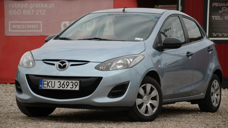 MAZDA 2 -