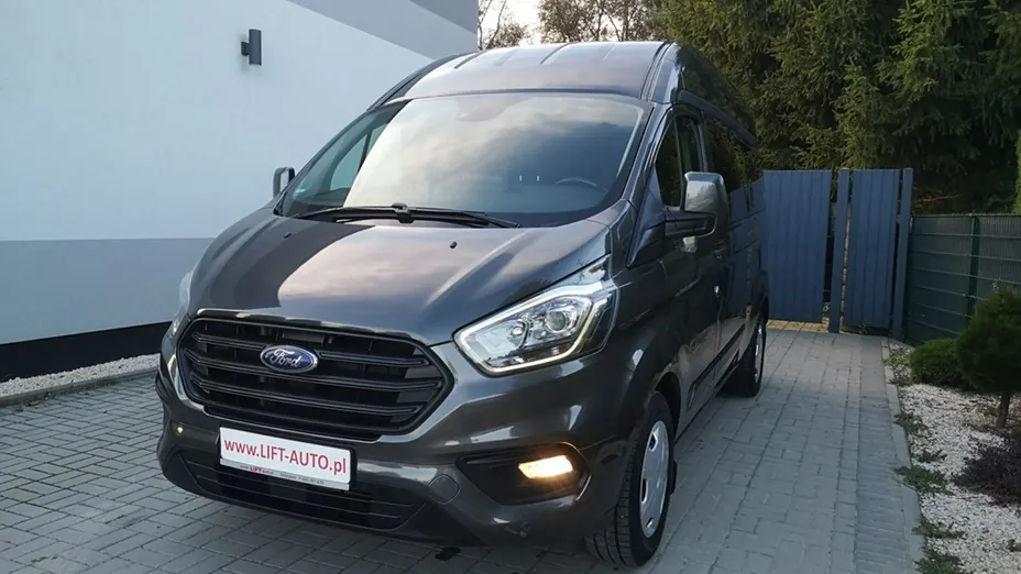 FORD Tourneo Custom -