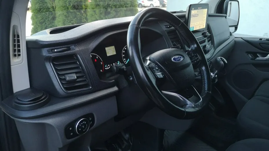 FORD Tourneo Custom -