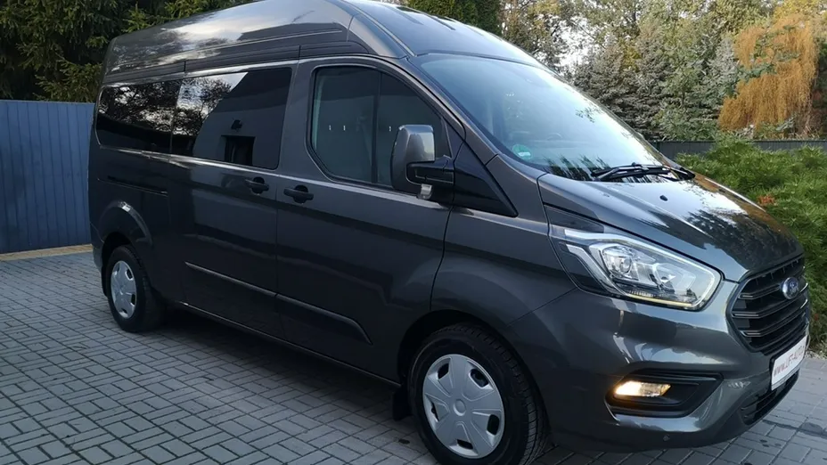 FORD Tourneo Custom -