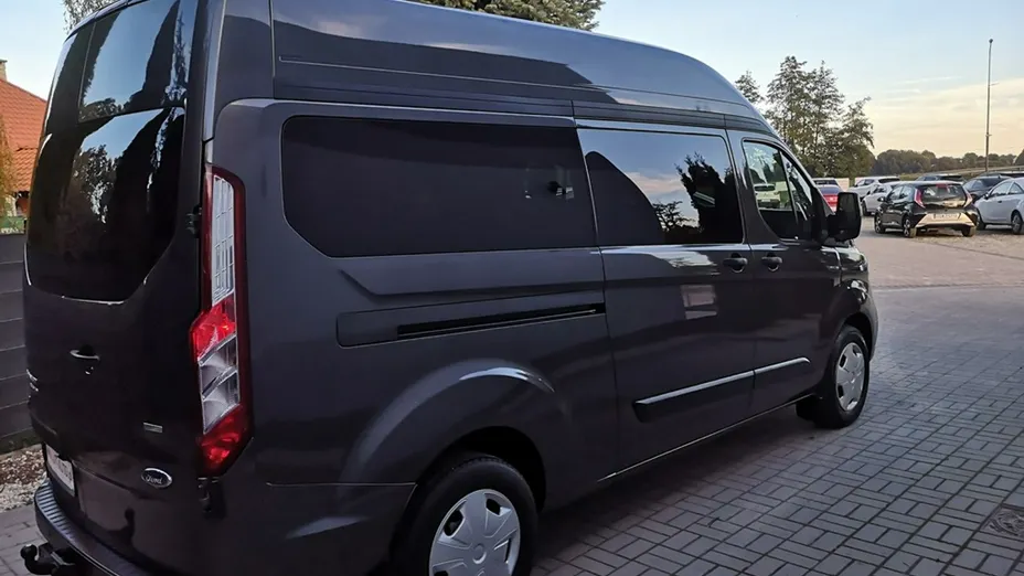FORD Tourneo Custom -