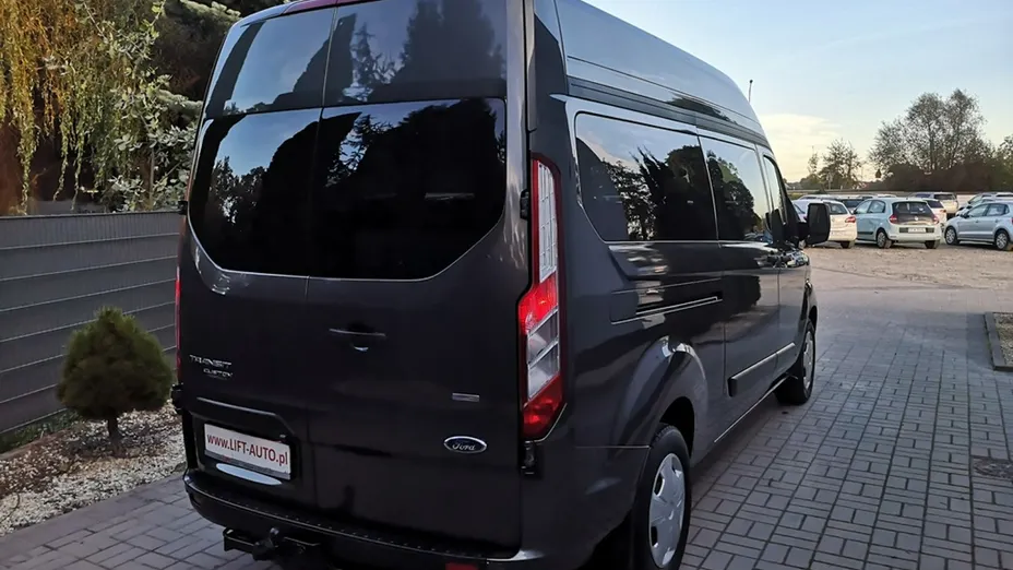 FORD Tourneo Custom -