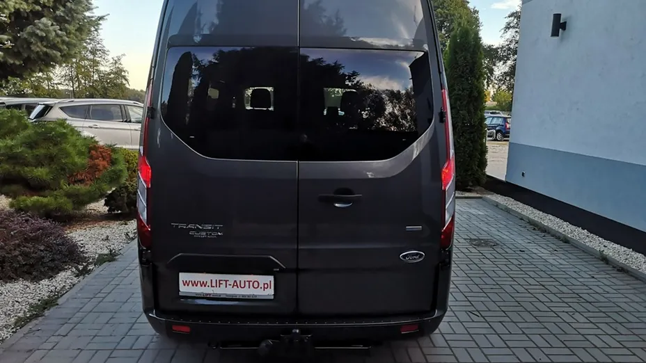FORD Tourneo Custom -