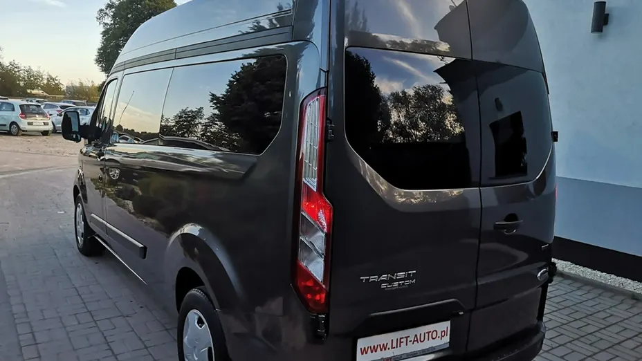 FORD Tourneo Custom -