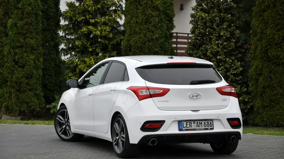 HYUNDAI i30 -