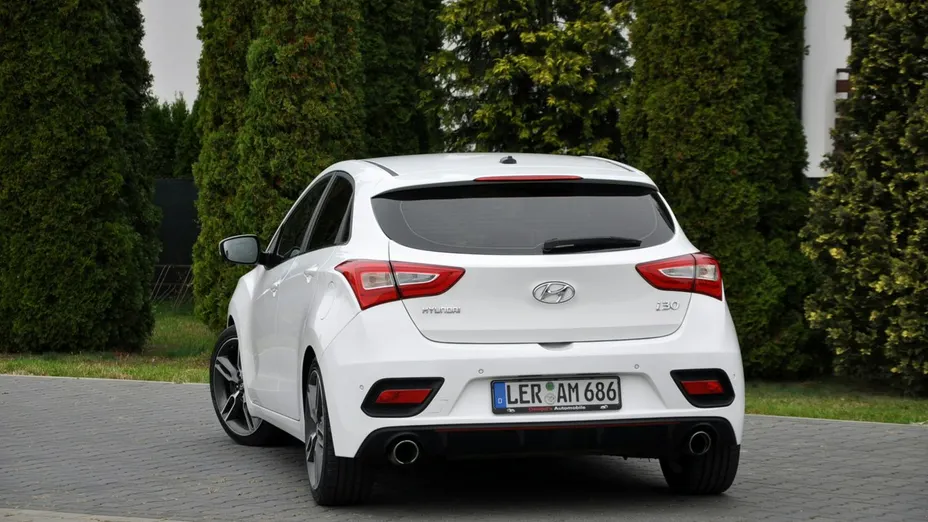 HYUNDAI i30 -