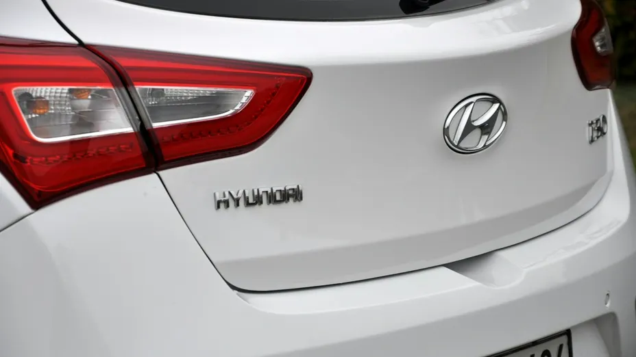 HYUNDAI i30 -