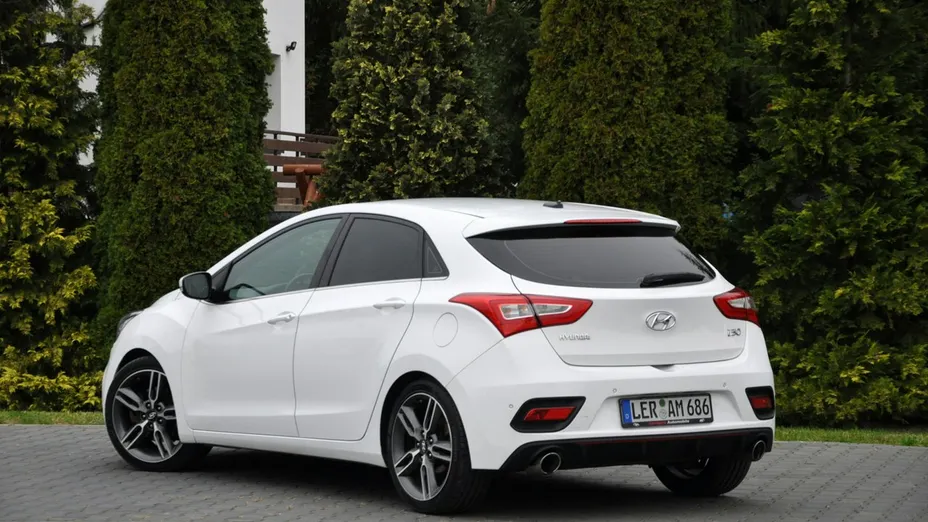 HYUNDAI i30 -