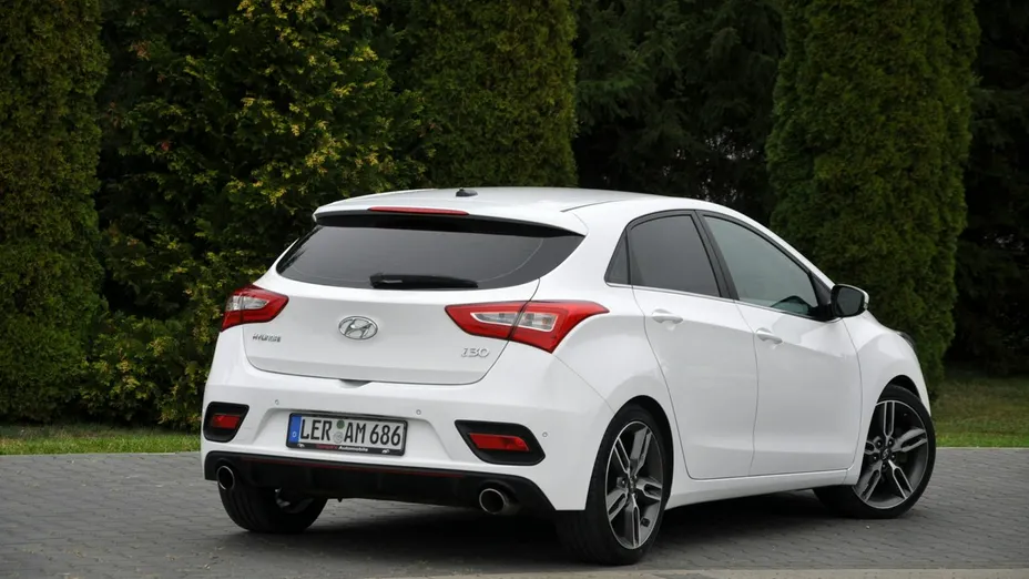 HYUNDAI i30 -