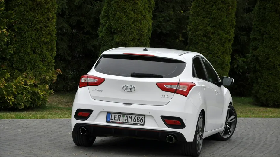 HYUNDAI i30 -