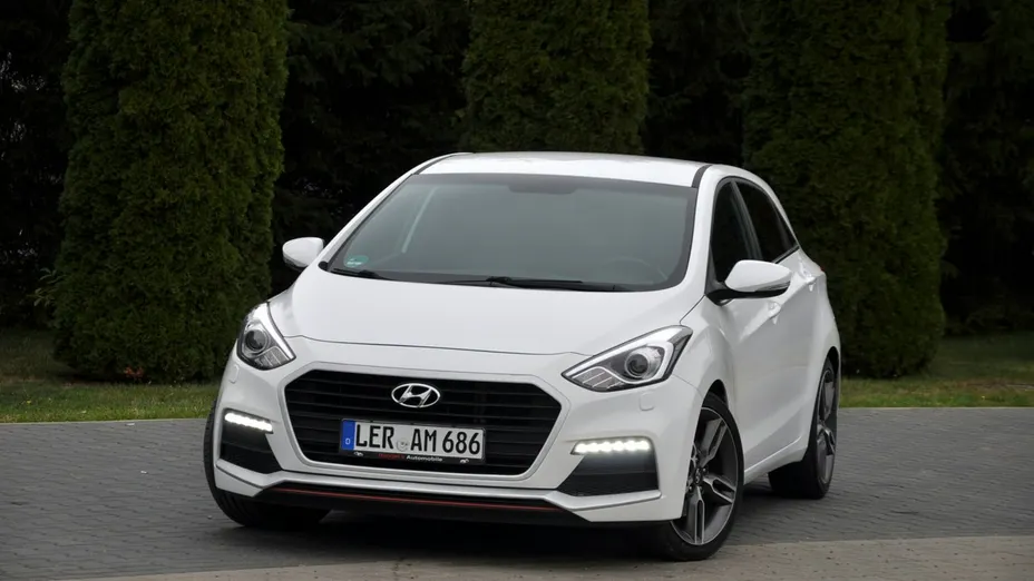 HYUNDAI i30 -