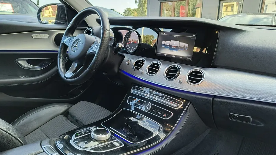 MERCEDES-BENZ E Klasa -