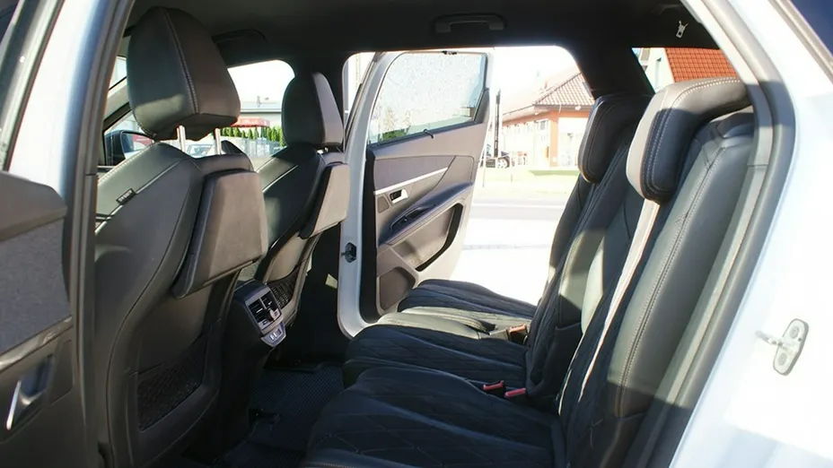 PEUGEOT 5008 -