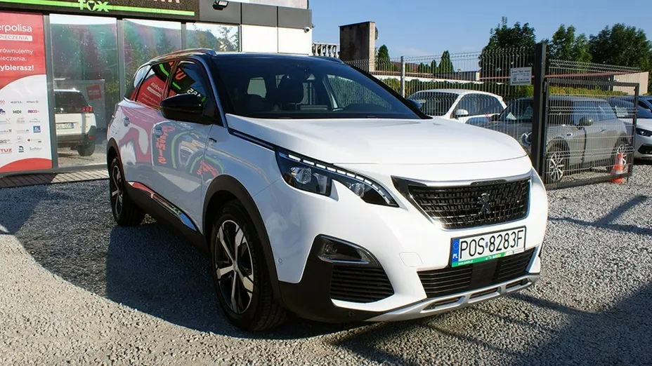 PEUGEOT 5008 -
