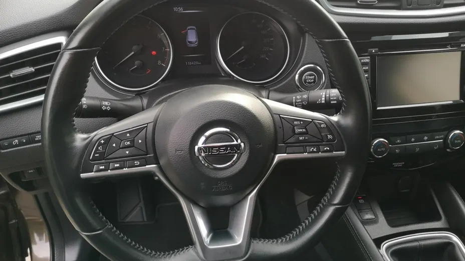 NISSAN Qashqai -